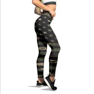 VASTITCH Patriotic Camo / Stars workout leggings. Size M, fits like a S